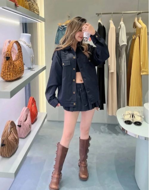 Design Buckle Strap Knee High Boots Brown