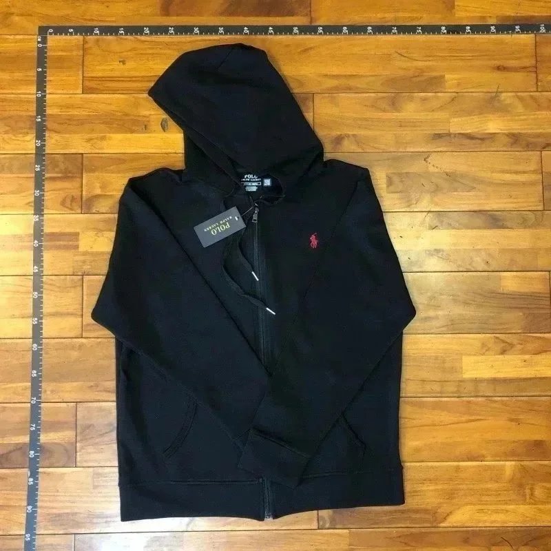 带二维码黑色红标上衣
