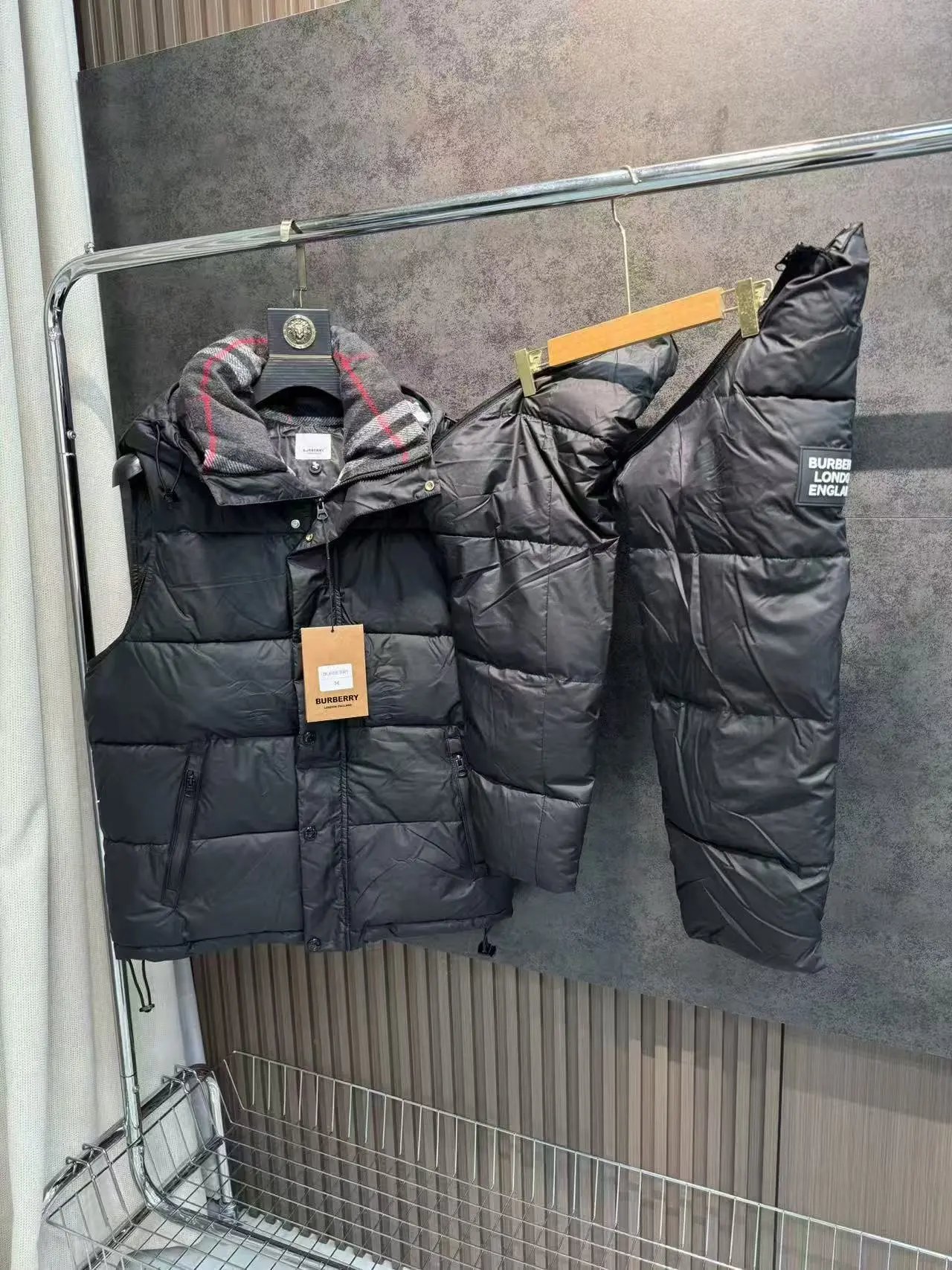 Burberry黑色 袖子可拆卸2