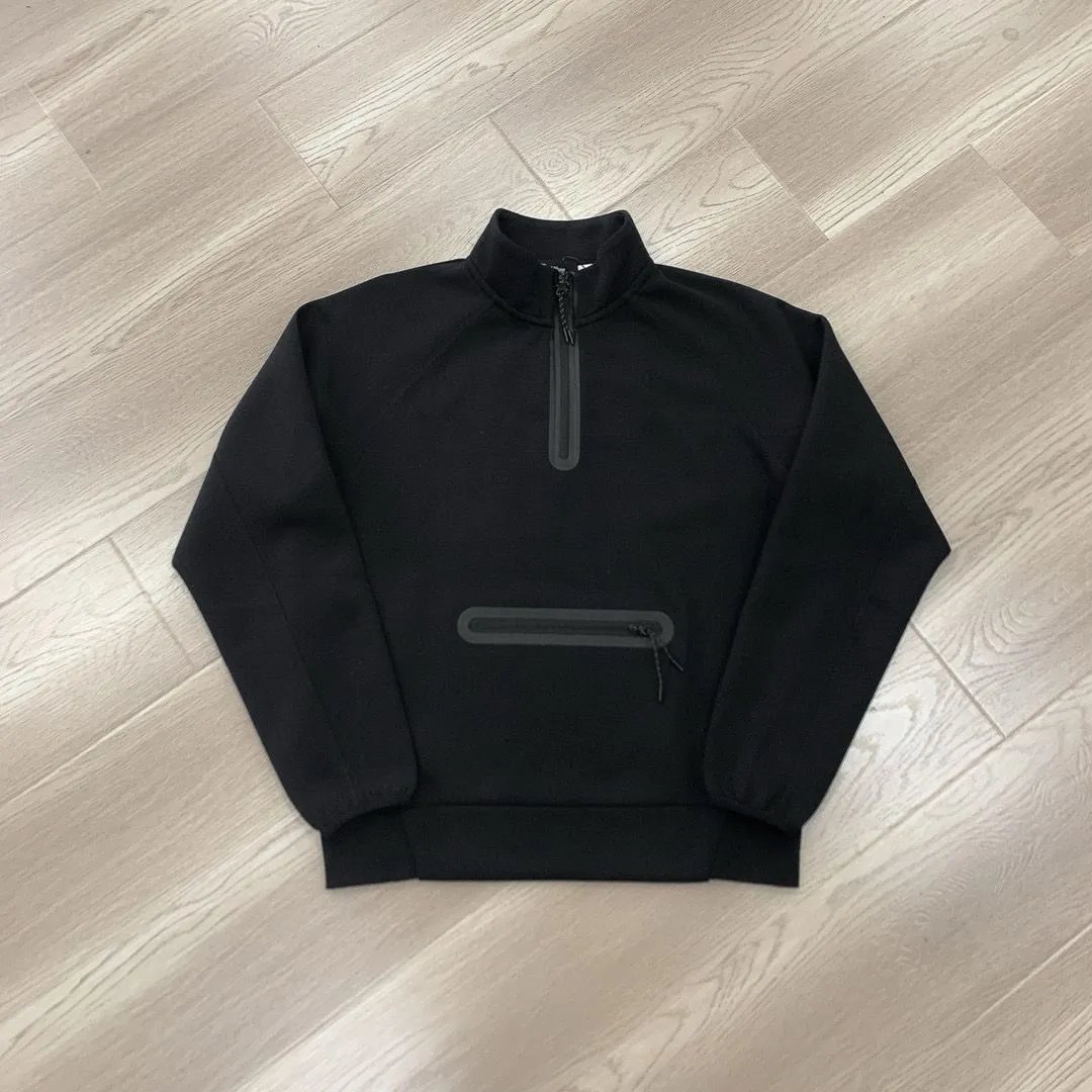 黑色上衣