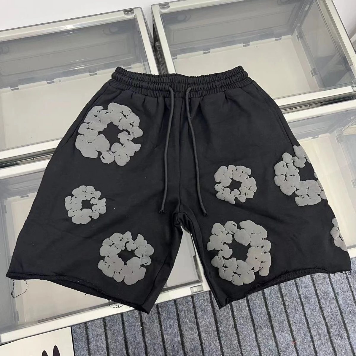 全黑短裤